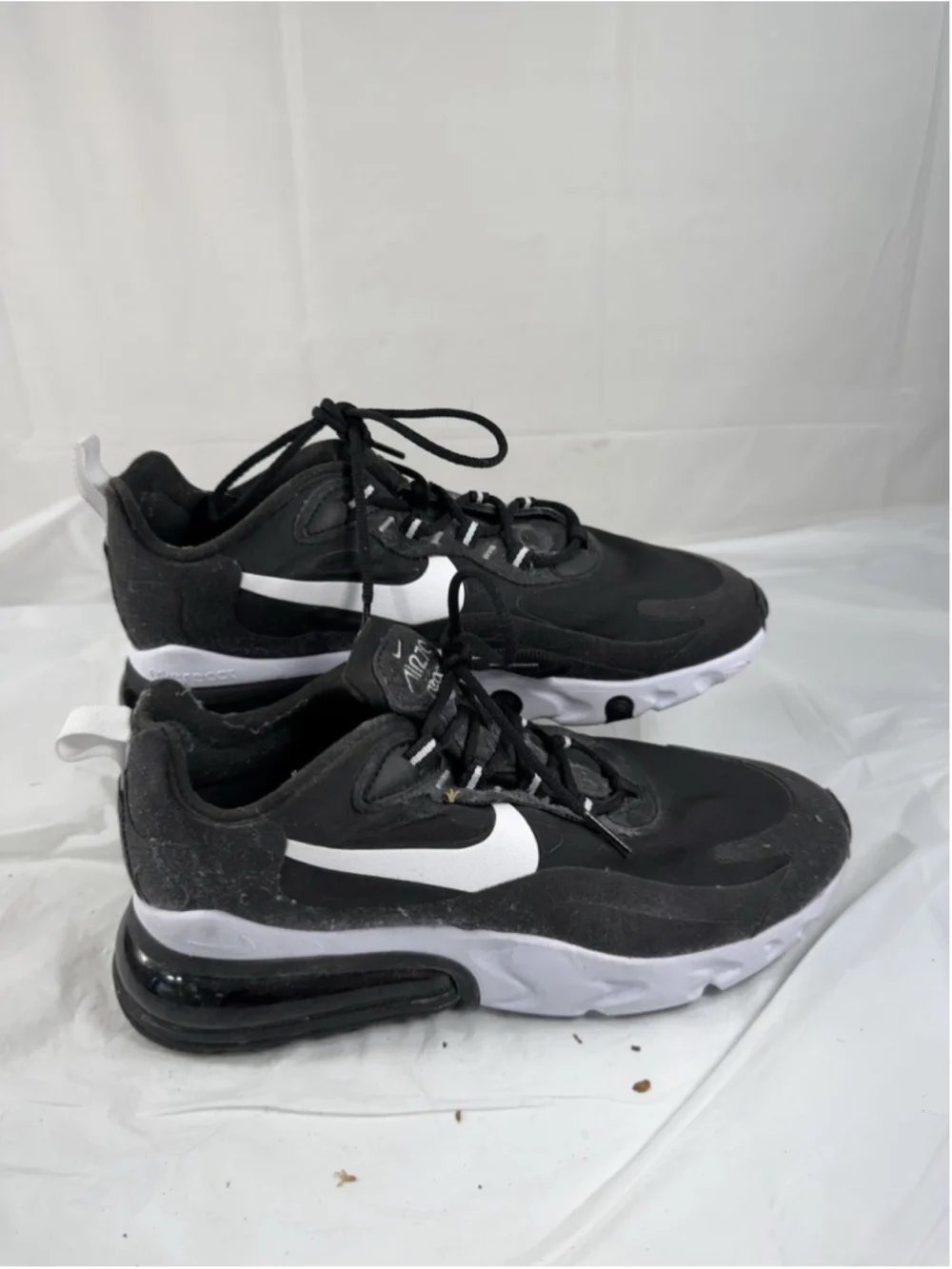 Nike Men's Air Max 270 React Training Shoes Size 7.5 US Black/White AO4971-004